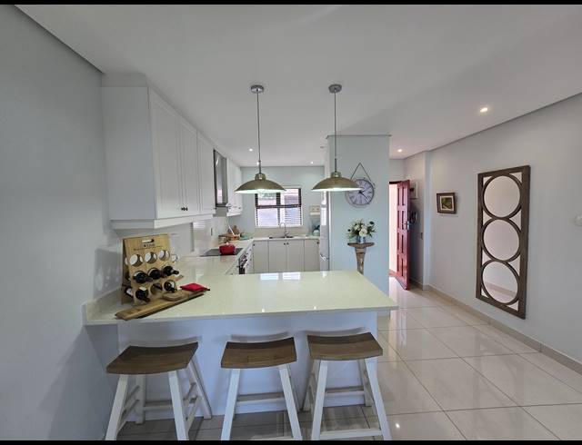 3 BEDROOM APARTMENT FOR SALE IN BALLITO CENTRAL